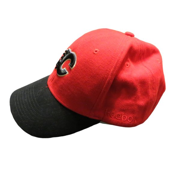 Reebok Face Off Calgary Flames Hat NHL Canada Red Black Brim One Size - Picture 3 of 6